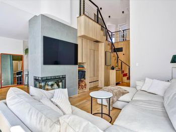 301 Sutton Cir.