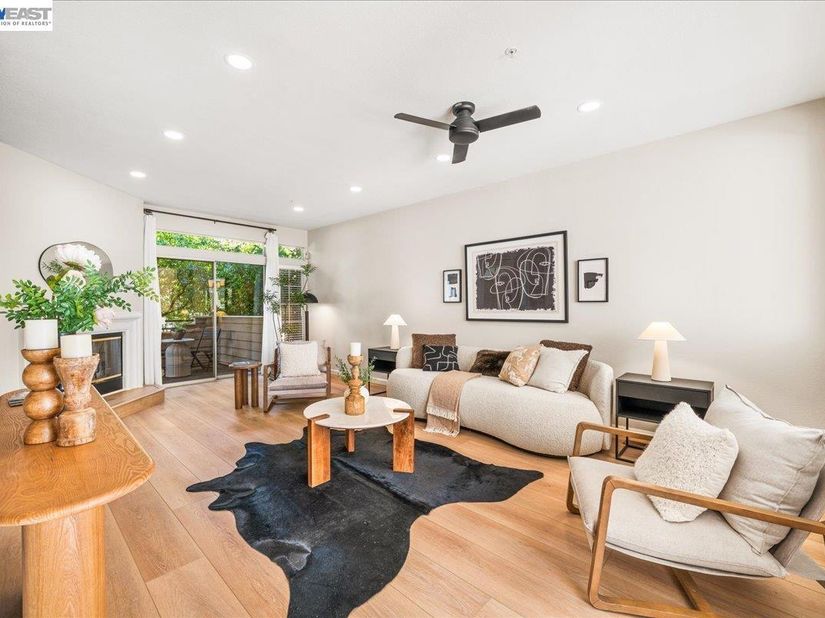 1148 La Rochelle Ter C, Sunnyvale CA 94089