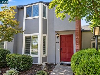 30 Sierra Ln