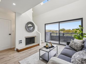 7 Embarcadero West