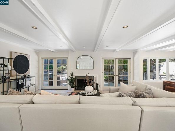 4 Burnt Oak Cir, Lafayette CA 94549