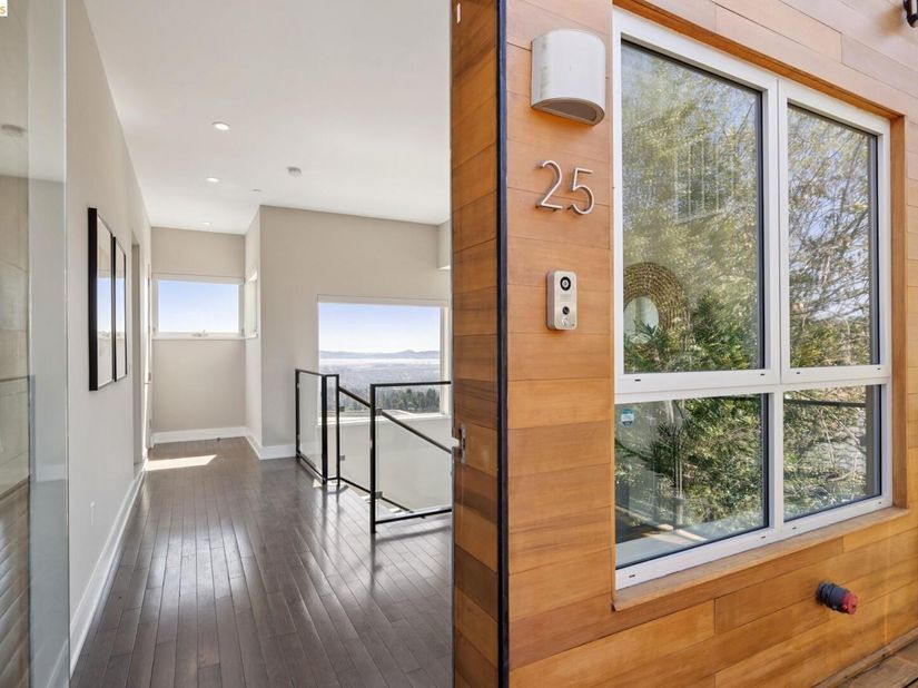 25 Diablo Dr, Oakland CA 94611