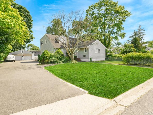 733 14th Street, West Babylon NY 11704