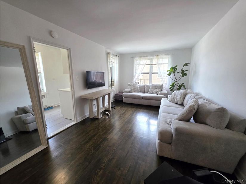33-15 81st Street 5D, Jackson Heights NY 11372