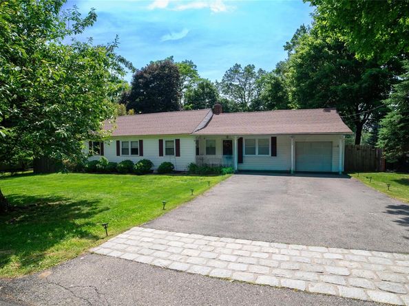 208 Woodhampton Drive, White Plains NY 10603
