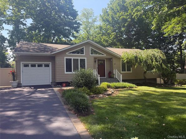 1 Honey Lane, Miller Place NY 11764