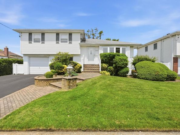 2367 Aron Drive E, Seaford NY 11783