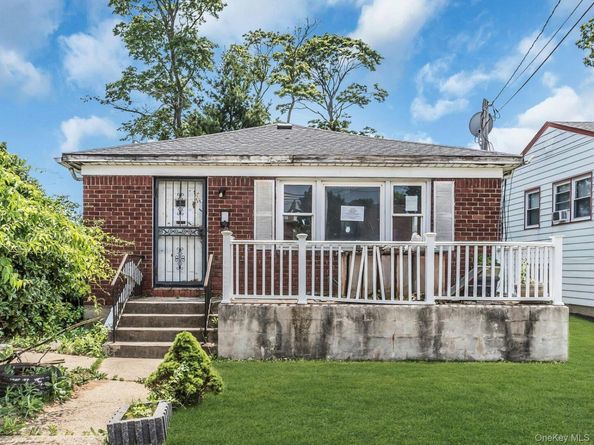 28 Cumberland Avenue, Roosevelt NY 11575