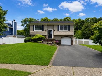 110 Blue Point Road W