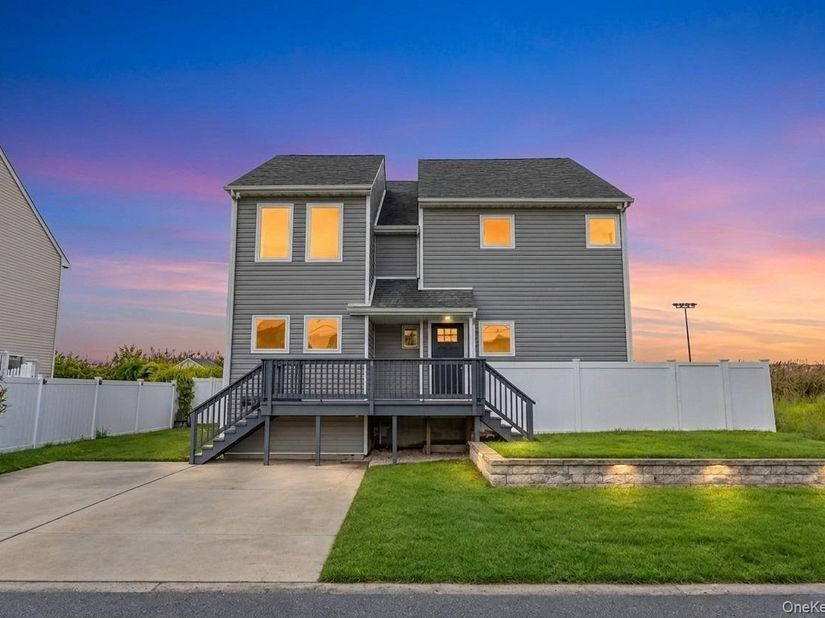 891 S Bay Street, Lindenhurst NY 11757