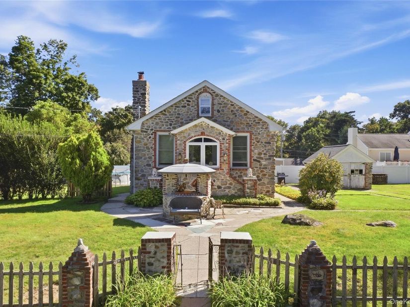 18 Old Mill Road, Yorktown Heights NY 10598