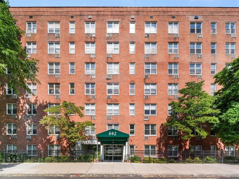 642 Locust Street 4H, Mount Vernon NY 10552