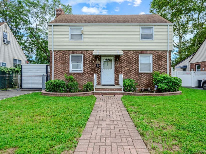 596 Irving Street, Westbury NY 11590