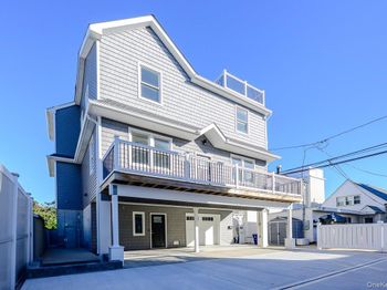 12 Arizona Avenue