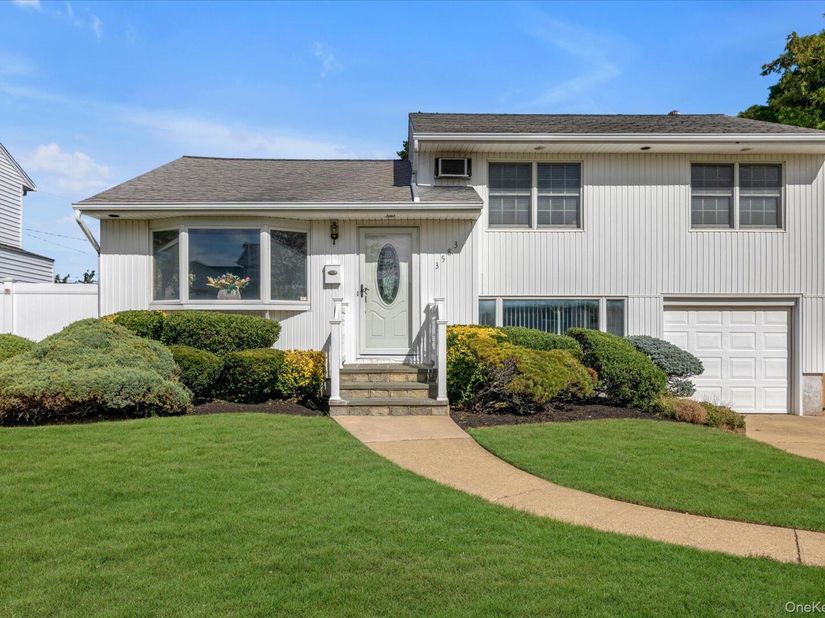 3583 Summer Drive, Wantagh NY 11793