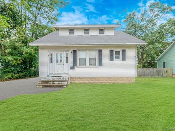 55 E Neck Court