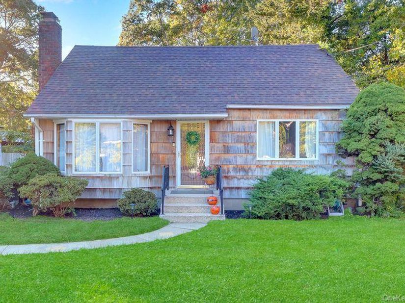 52 Linden Lane, Shirley NY 11967