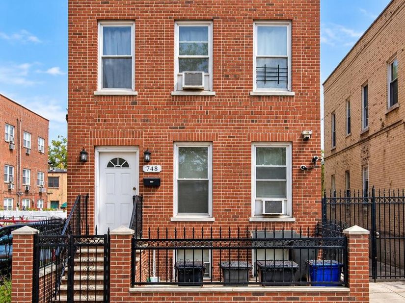 748 Taylor Avenue, Bronx NY 10473