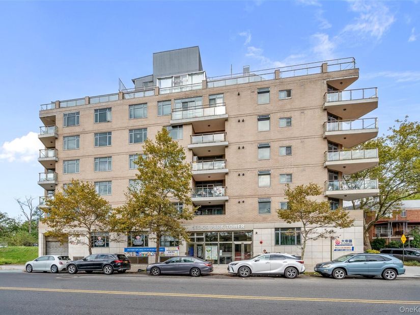 132-29 Blossom Avenue 4H, Flushing NY 11355