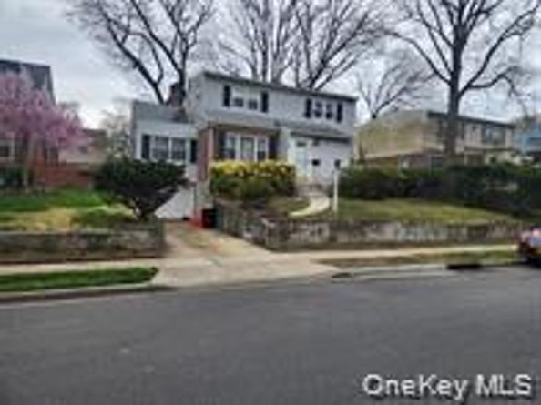 899 Cleveland Street, West Hempstead NY 11552