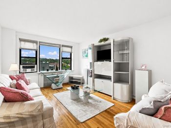 10 Franklin Avenue