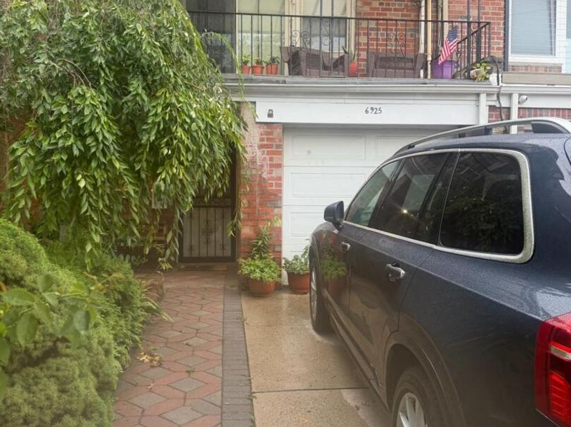 69-25 59th Drive, Maspeth NY 11378