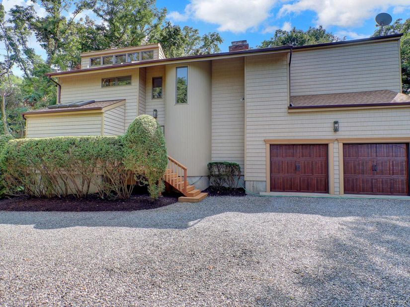 64 Fort Salonga Road, Northport NY 11768