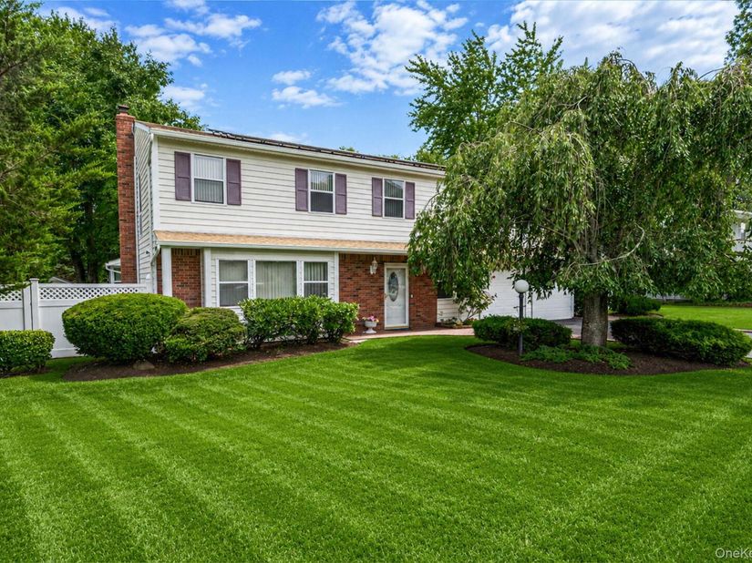 41 Apple Tree Drive, Hauppauge NY 11788