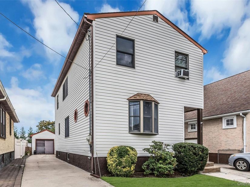 962 Gabriel Avenue, Franklin Square NY 11010