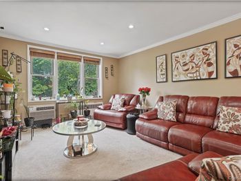 5 Sadore Ln