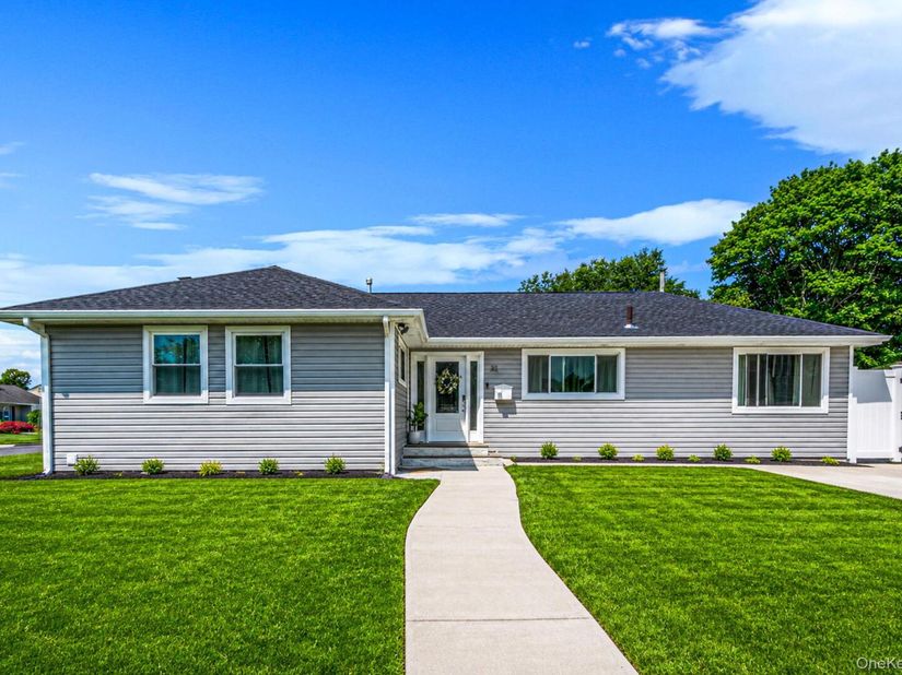 28 High Street, Farmingdale NY 11735