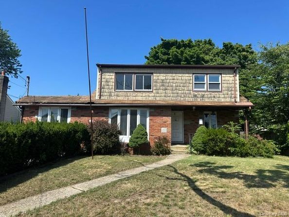84 Herman Avenue, North Babylon NY 11703