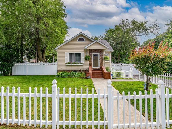 234 Grand Avenue, Lindenhurst NY 11757