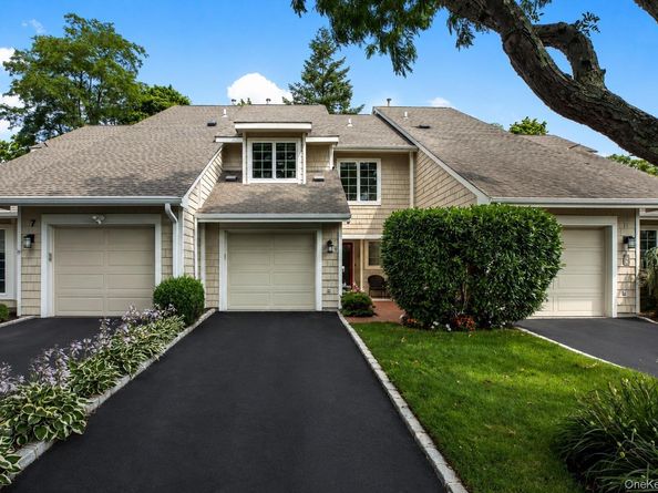 9 Pleasant Lane, Bay Shore NY 11706
