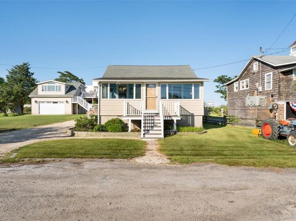 18 Beach, Laurel NY 11948