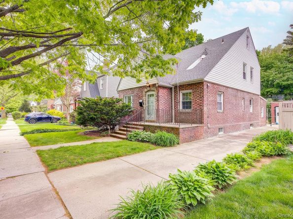 80-38 236th Street, Bellerose Manor NY 11427