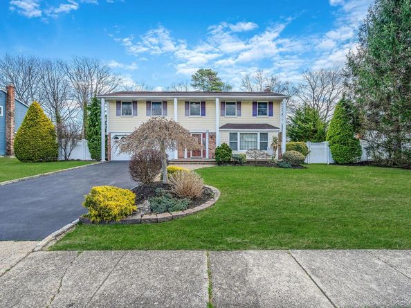 151 Wedgewood Drive, Hauppauge NY 11788