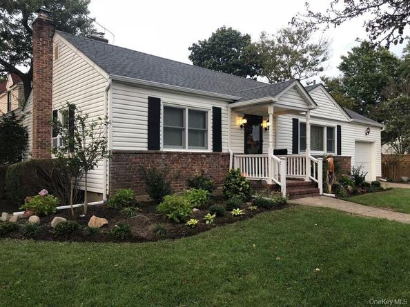 2642 Clovermere Road, Oceanside NY 11572