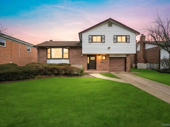 3263 Milburn Avenue, Baldwin Harbor NY 11510