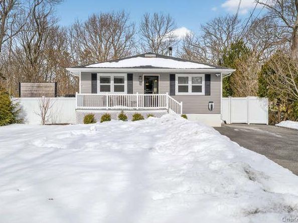 11 Mississippi Avenue, Port Jefferson Station NY 11776