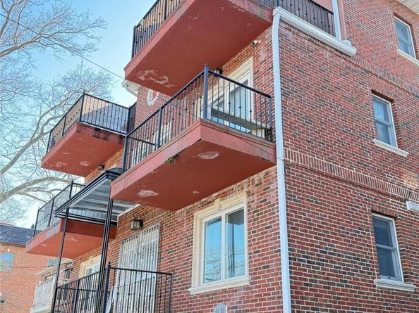 4038 194th Street 3B, Flushing NY 11358