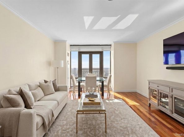 10 City Place PH2C, White Plains NY 10601