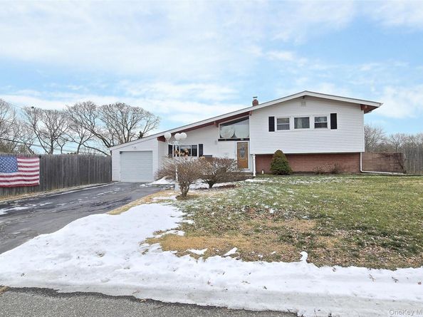 50 Spur Lane, Centereach NY 11720