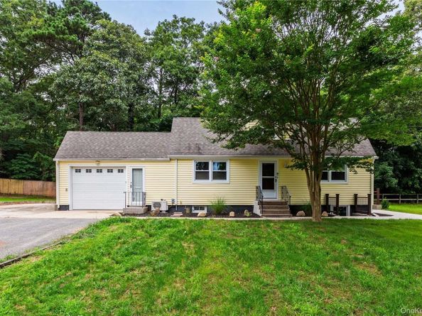 110 E Bartlett Road, Middle Island NY 11953