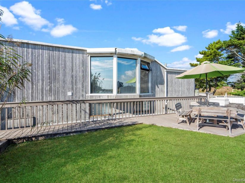 714 Riviera Drive, Mastic Beach NY 11951