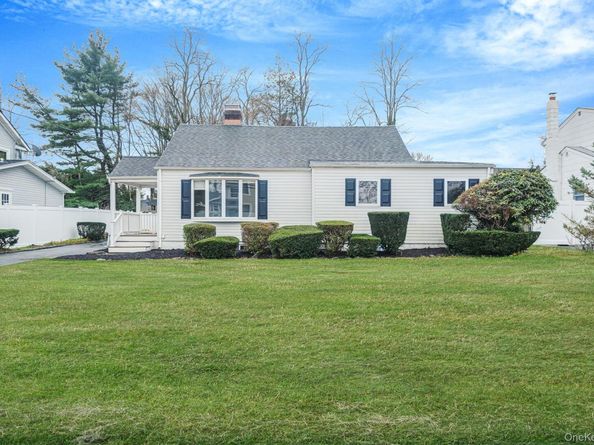 8 Florence Court, Huntington Station NY 11746