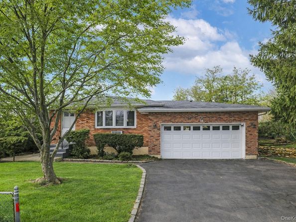 11 Broadway, Ronkonkoma NY 11779