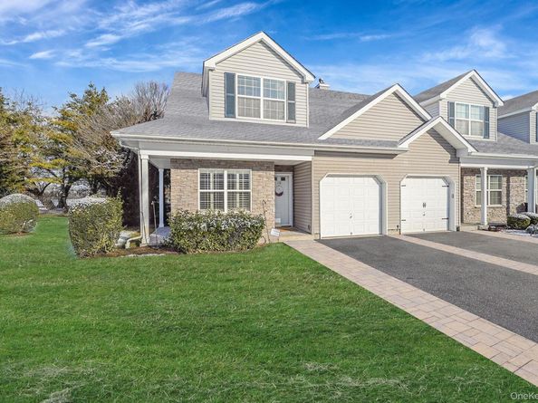 116 Maya Circle, Central Islip NY 11722