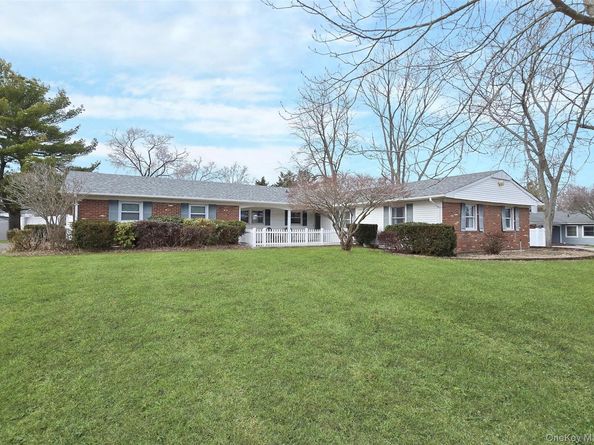 33 Segatogue Lane, South Setauket NY 11720