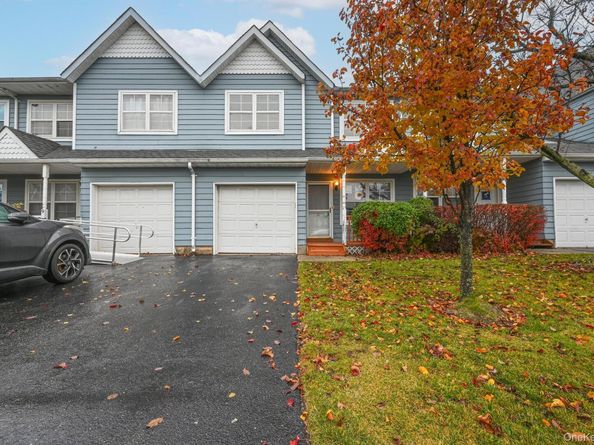 11 Northwood Blvd, Central Islip NY 11722